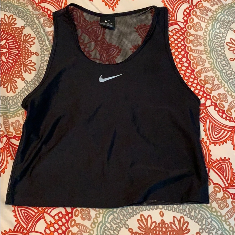 nike workout top